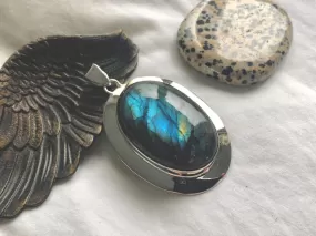 Labradorite Medea Pendant - Large Oval